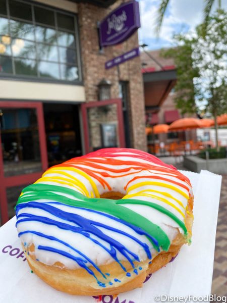 Review! There’s a New JUMBO Rainbow Donut in Disney World! 
