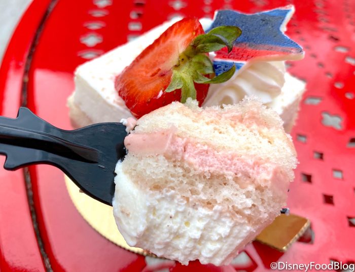 REVIEW! We Found the MOST Patriotic Treat in Disney World for the Fourth of July! 