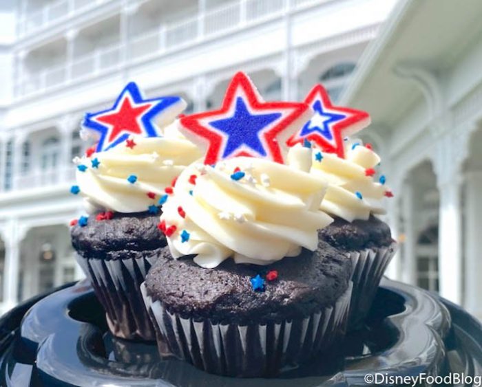 REVIEW! Celebrate the Fourth of July With a Cupcake Trio at the Grand Floridian Resort in Disney World! 