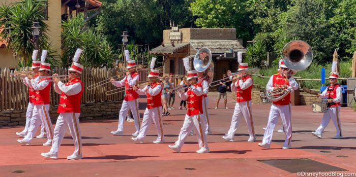 We Didn’t Expect to Like The New Character Cavalcades at Disney World, But We DID! 