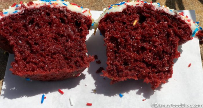 REVIEW: This 4th of July Cupcake in Disney World Is Insta-Worthy and Delicious! 