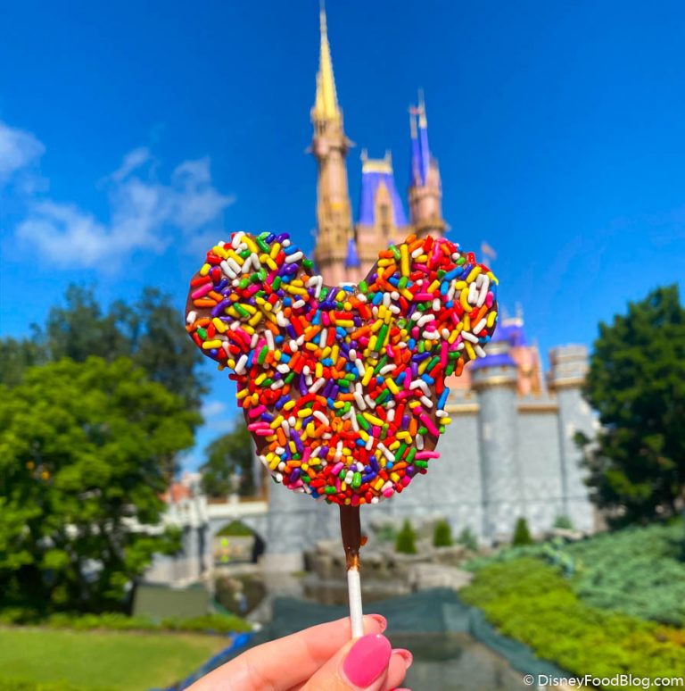 REVIEW: We're Snackin' on a Super Colorful Mickey Marshmallow Wand in ...