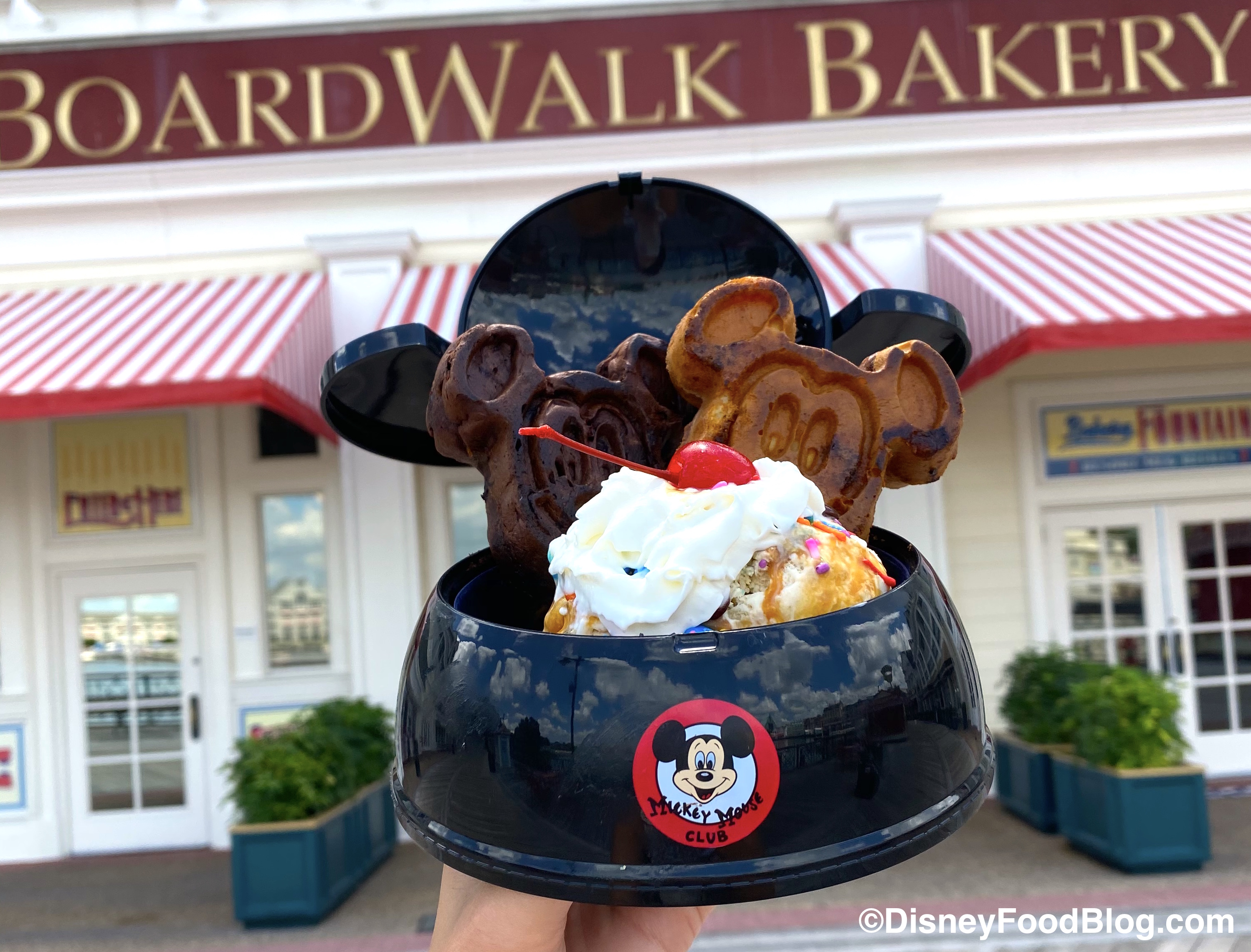 https://www.disneyfoodblog.com/wp-content/uploads/2020/08/boardwalk-bakery-mickey-waffle-sundae-snack-time.jpg