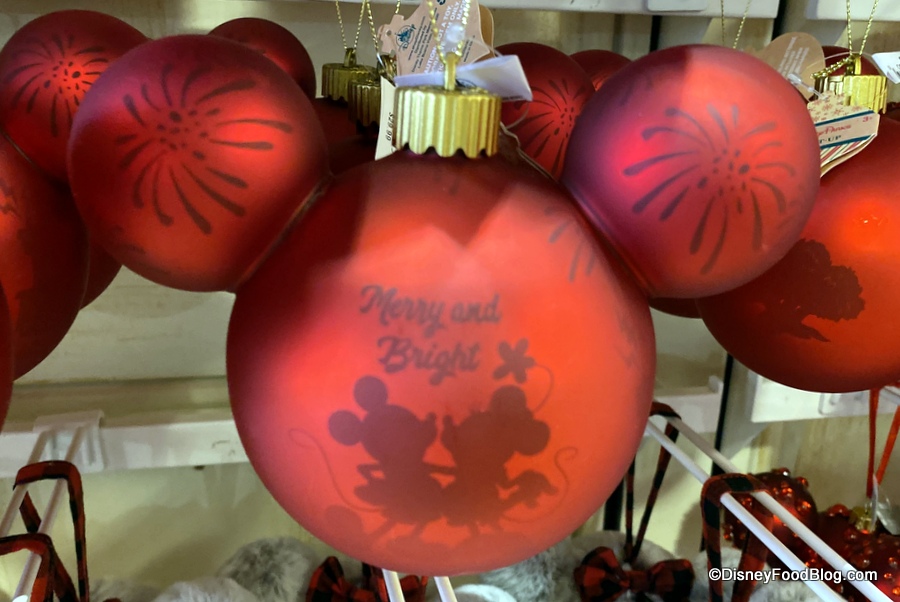 Details about   Daisy  Ornament  Christmas Magic  #004909  Disney   Lot# DN SH BL 