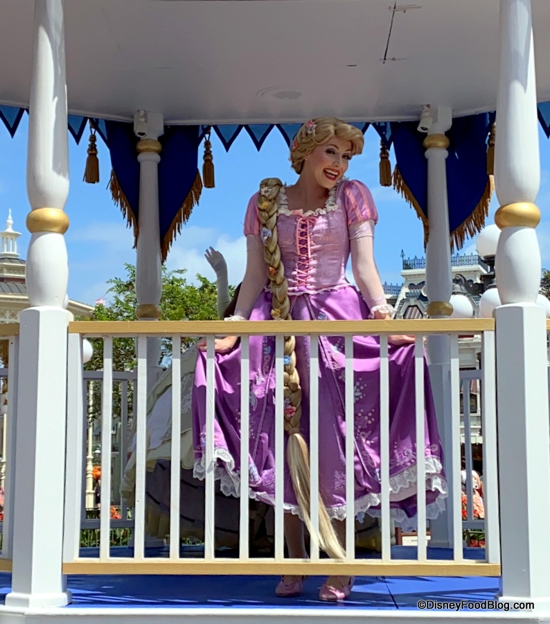 https://www.disneyfoodblog.com/wp-content/uploads/2020/09/magic-kingdom-september-2020-halloween-fall-cavalcades-princesses-fairy-godmother-merida-elena-jasmine-ariel-snow-white-rapunzel-4.jpg