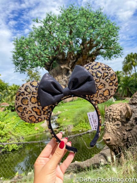 2pcs Disney Parks Mickey Mouse Red White Heart Bow 2020 Minnie Ears Headband 