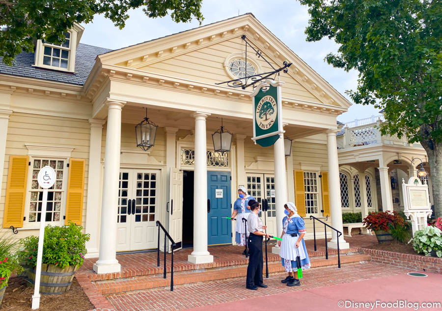 REVIEW! We KEEP. COMING. BACK. To Liberty Tree Tavern in Disney World