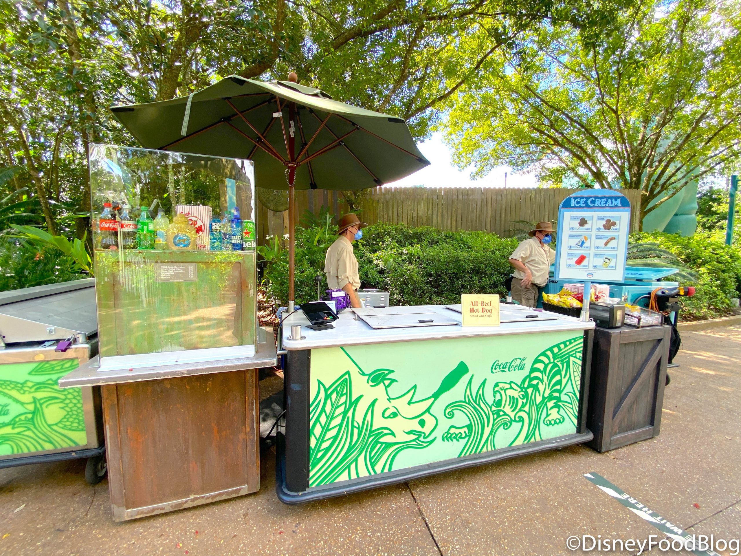 You KNOW It's Busy At Disney World When More Ice Cream Carts Start Selling  This Lunch Option!