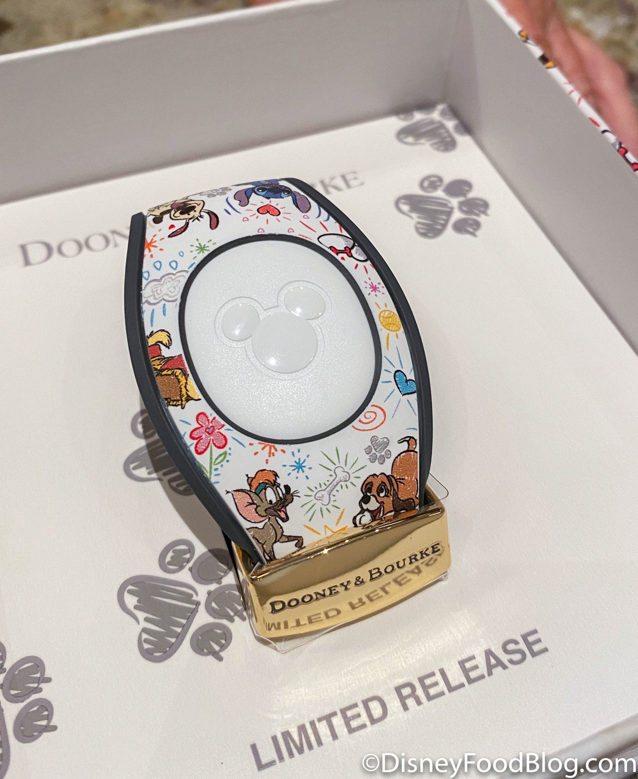 Limited Edition Walt Disney World 50th Anniversary MagicBand Released 