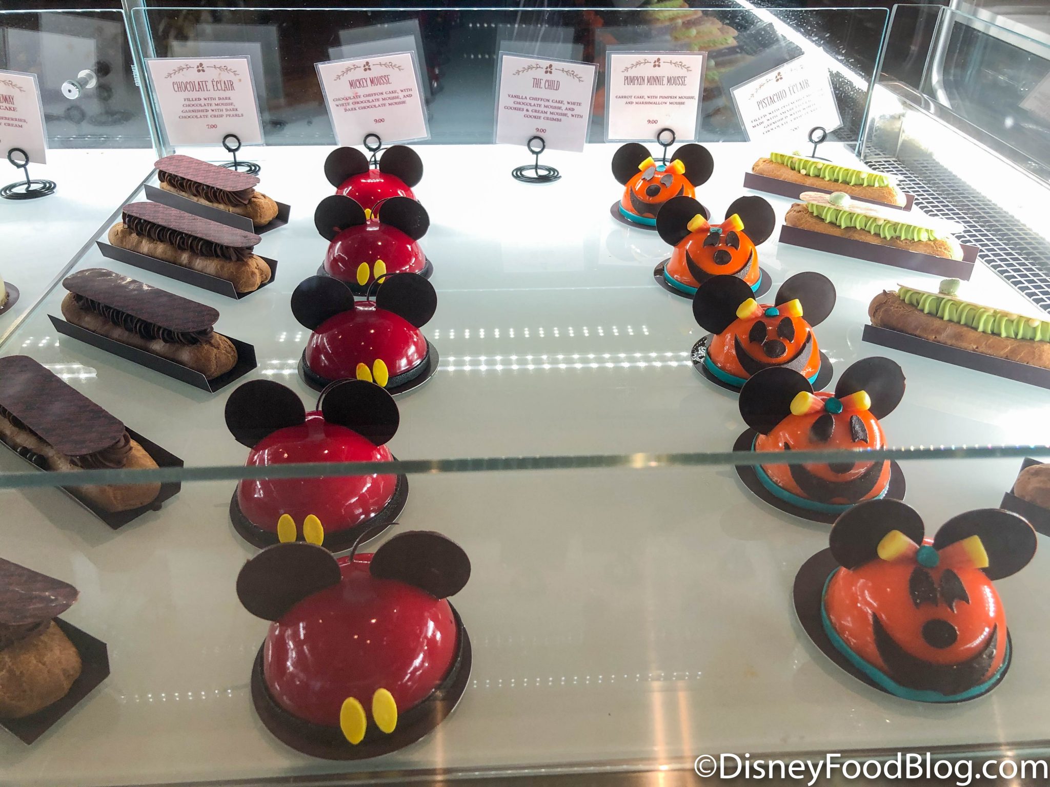 Review! The Mickey Dome Cake Gets a NEW Festive Look in Disney World ...