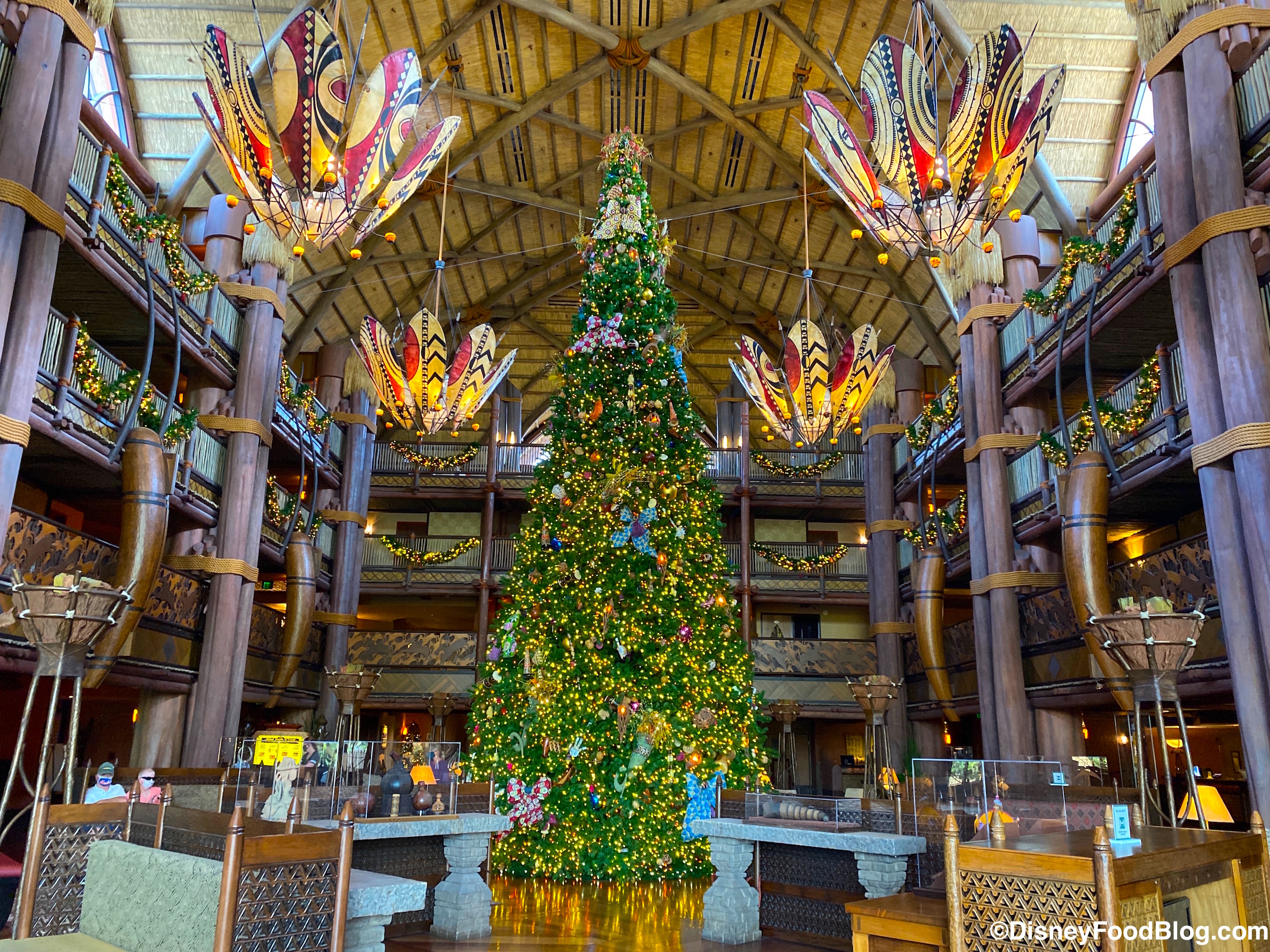 PHOTOS! Disney's Animal Kingdom Lodge is Gorgeously Decorated for the  Holidays! | the disney food blog