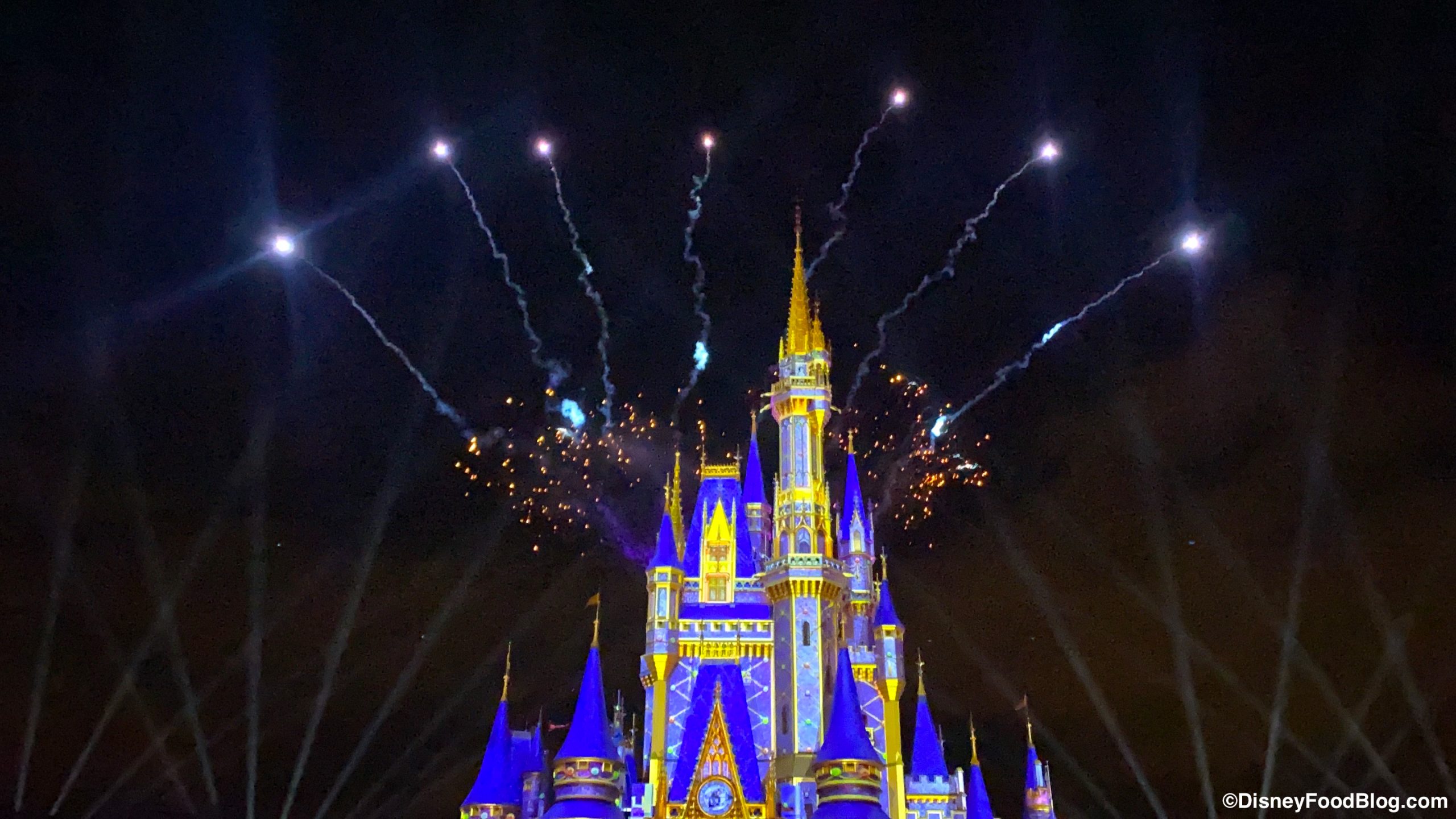 Adult S Walt Disney World Fireworks Cinderella Castle Sparkle T-Shirt New 