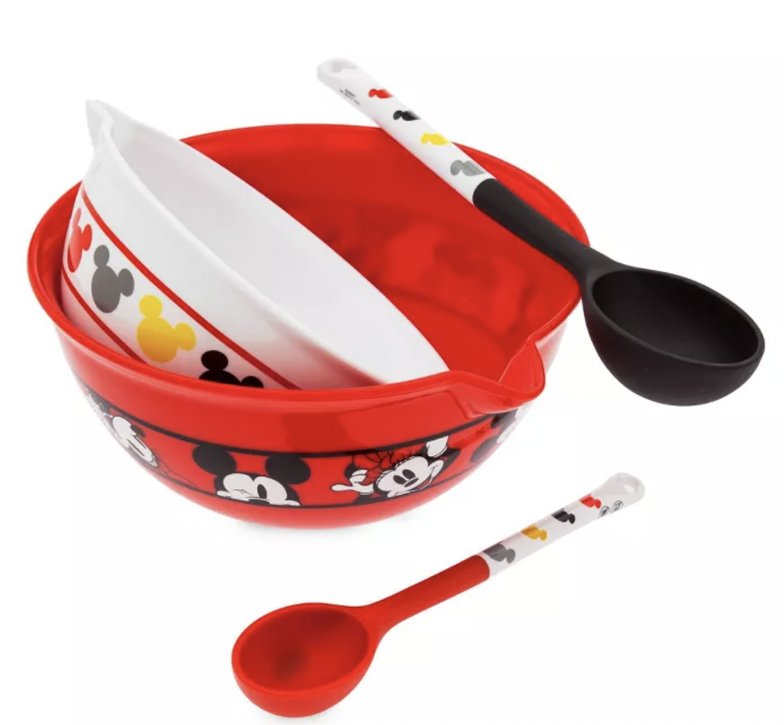 https://www.disneyfoodblog.com/wp-content/uploads/2021/02/2021-Target-Mickey-and-Friends-Kitchen-Collection-mixing-bowls.png