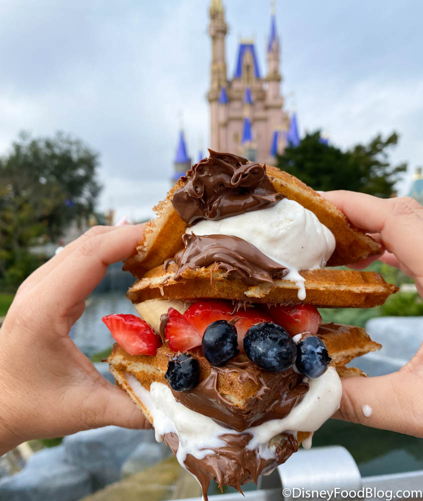 Review: Ice Cream Cookie Sandwiches Are Back at a Magic Kingdom Favorite