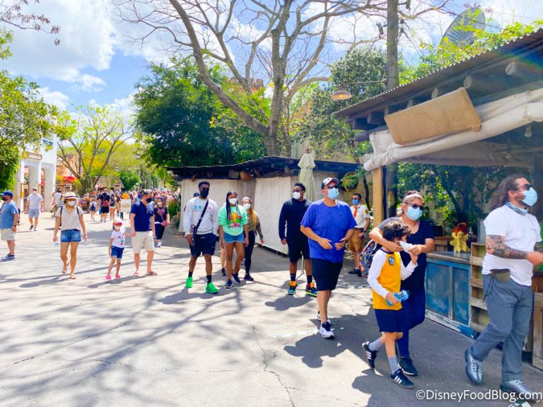 PHOTOS: Here's What the Spring Break Crowds Look Like in Disney World ...
