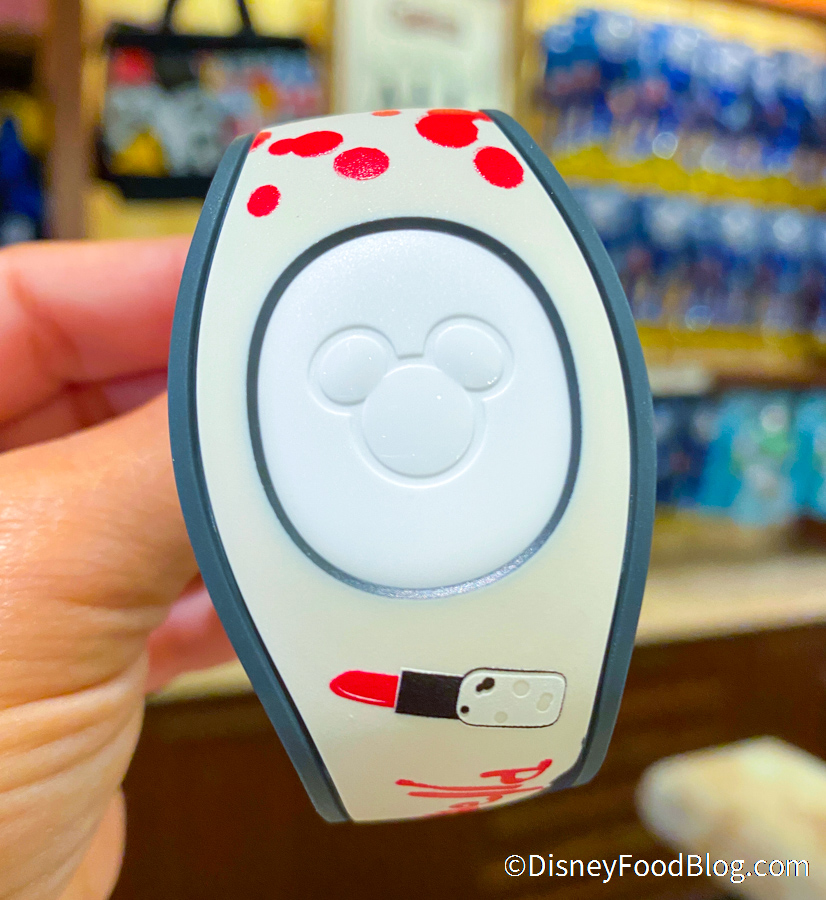 PHOTOS: Disney's Most Fashionable Villain Now Has Her Own MagicBand ...