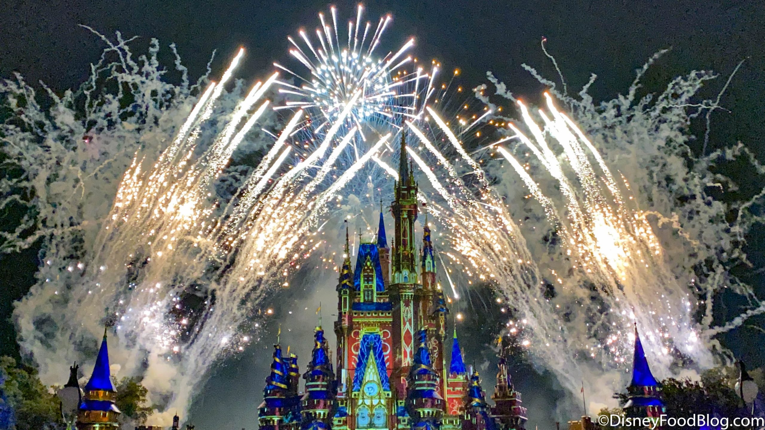 Photos The Last Showing Of The Happily Ever After Fireworks In Disney World The Disney Food Blog