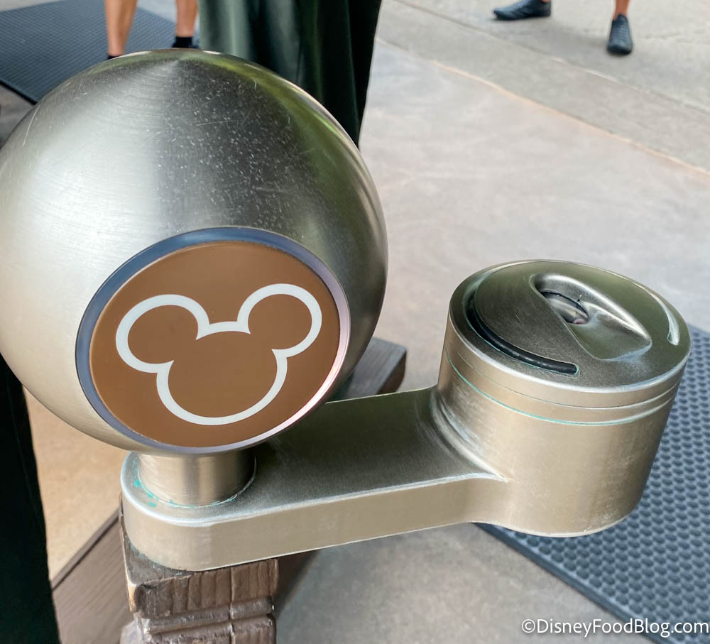 WDW Tip of The Week: Keeping Your MagicBand 2 Secure - WDW Radio