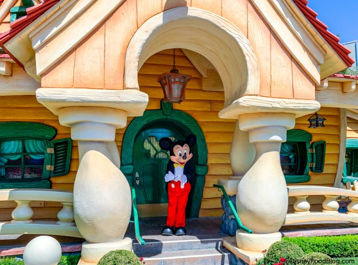Disneyland-Mickey-Mouse-Toontown-House-2