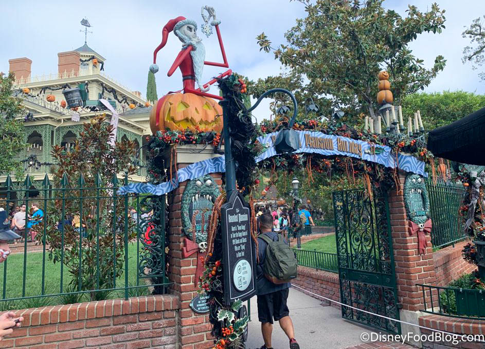 DATE Announced for Haunted Mansion Holiday’s Return in Disneyland
