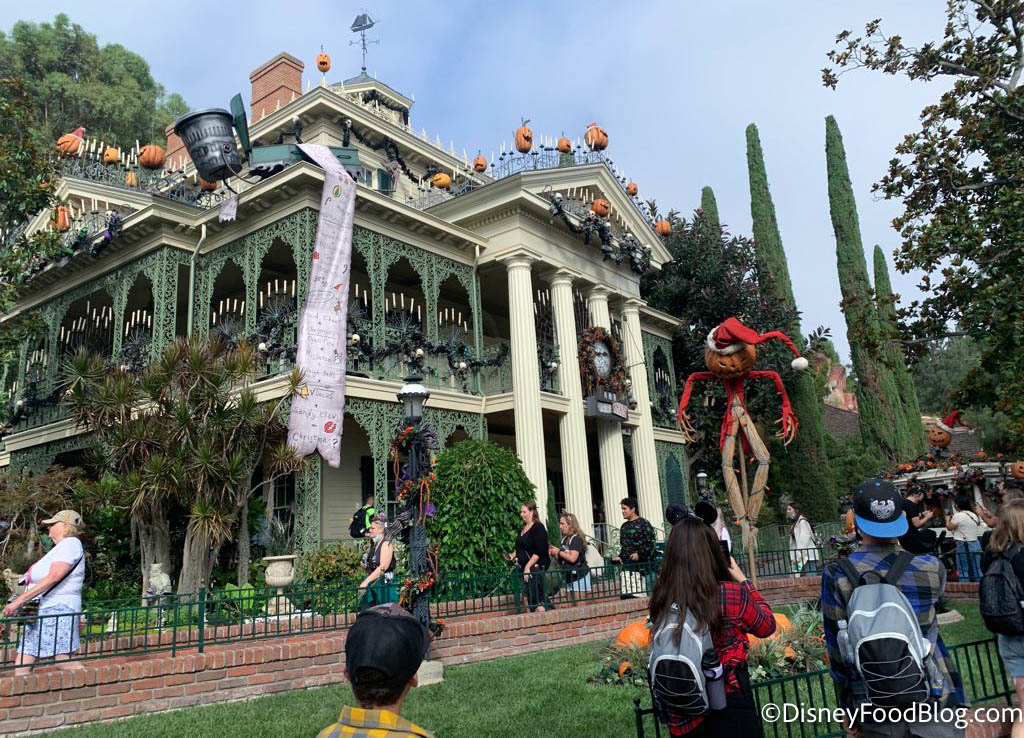 The Exclusive Way To Ride Haunted Mansion Holiday In Disneyland