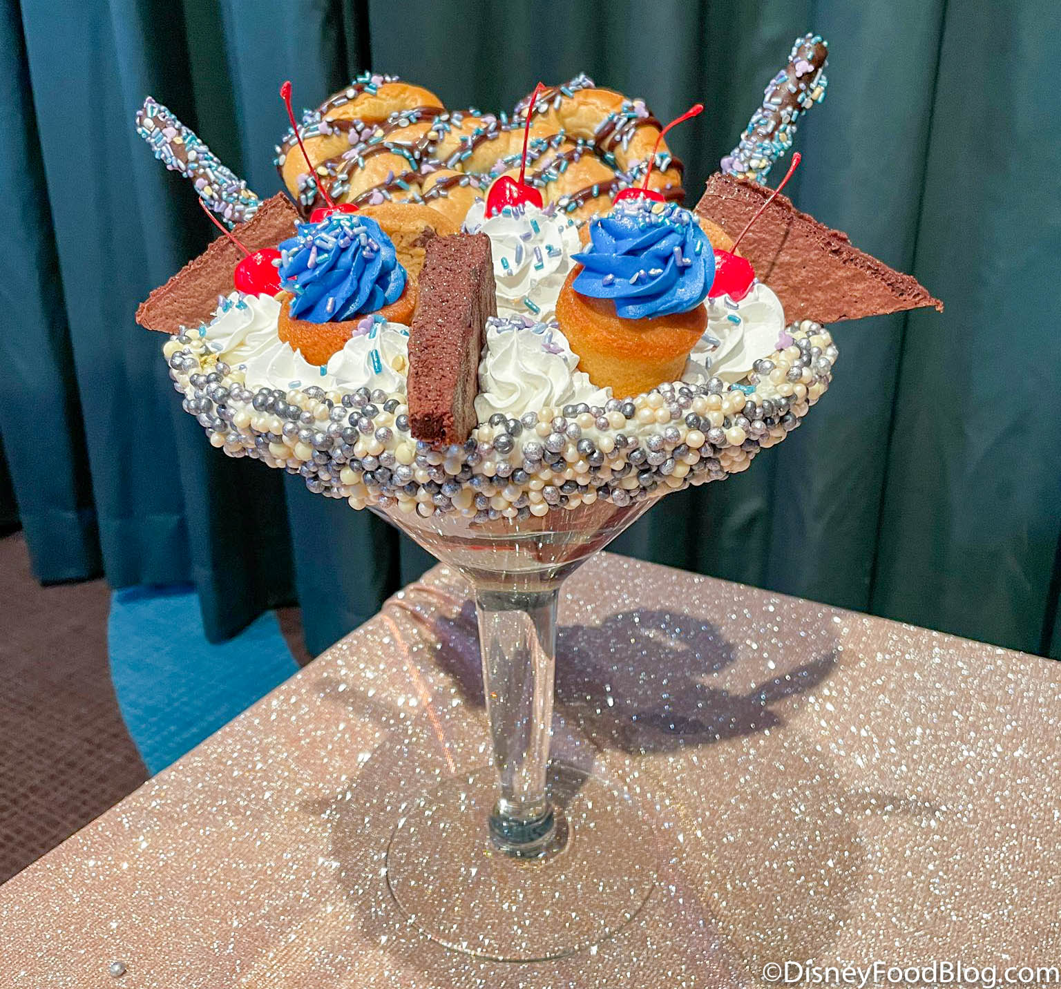 2021 wdw walt disney world 50th anniversary magic kingdom snacks food plaza restaurant cheers to 50 years 30