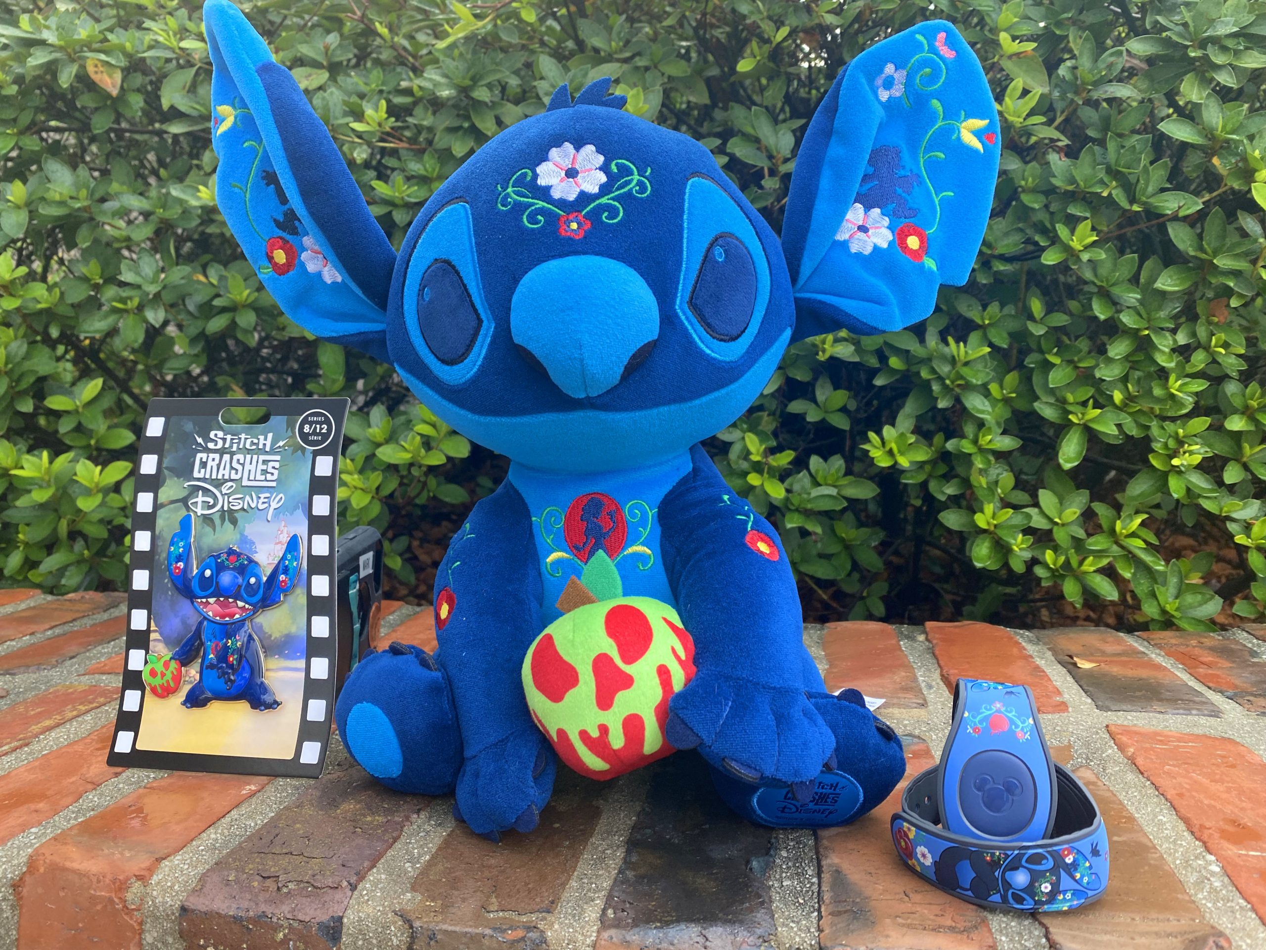 Disney Stitch Crashes Stitch Snow White Series 08 out of 12 Limited Edition 