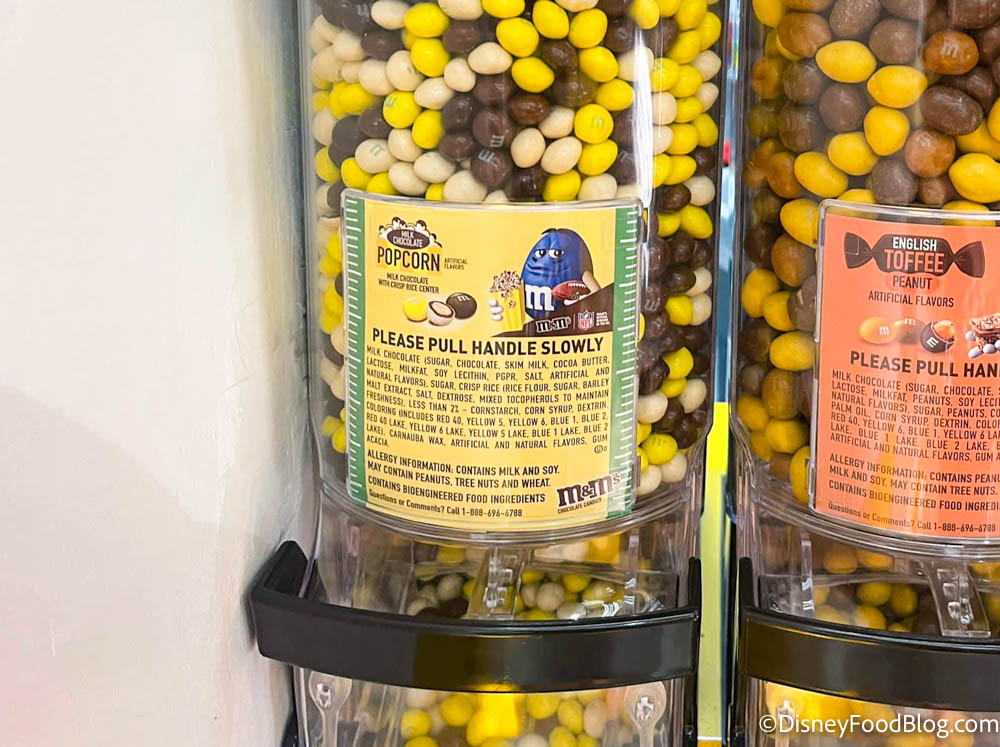 They Sure 🍿 SMELL Like Popcorn 🍿, But Does Disney World's Newest