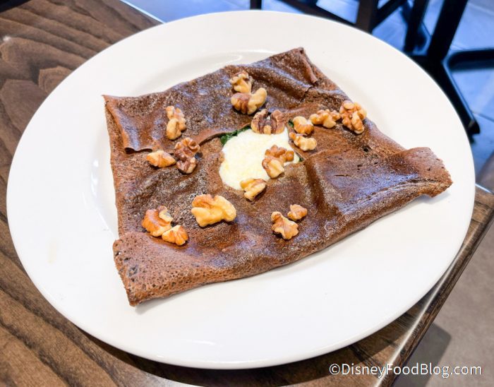 2021-wdw-epcot-la-creperie-de-paris-chev
