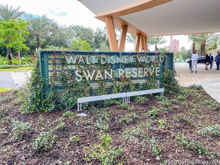 2021-wdw-walt-disney-world-swan-reserve-