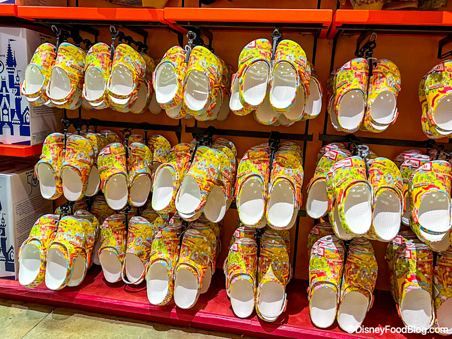 Minimaal Soepel Uitgebreid HURRY! NEW 50th Anniversary CROCS Are In Disney World | the disney food blog