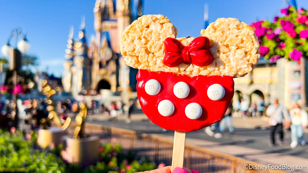 Our Readers Describe Disney Snacks Using ONLY Emojis!