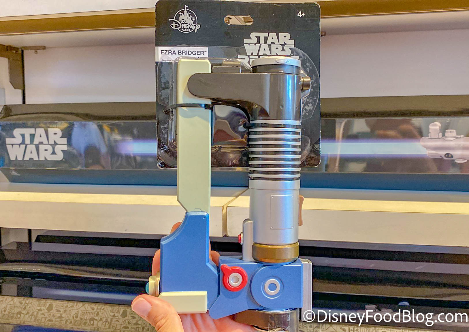 Disney Parcs Ezra Bridger Sabre Laser Star Wars Rebelles Neuf 
