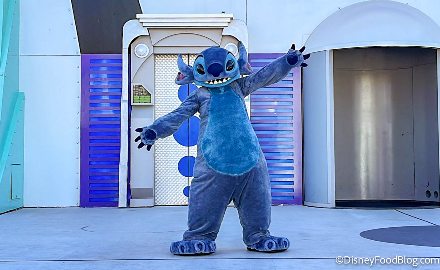 Stitch, Disney Magical World Wiki