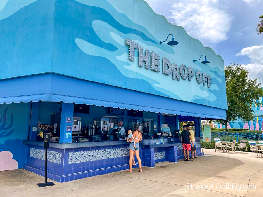 REVIEW: One of the Best Disney World Pool Bars Strikes Again!