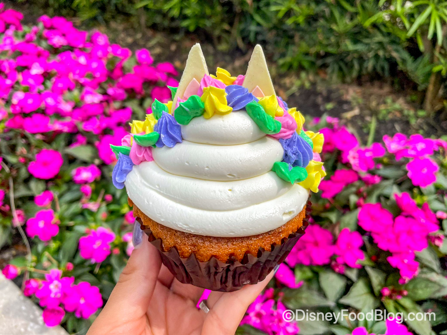 REVIEW: These Disney World Treats Take Us Back to the 90s, But Not For the Reason You’d Think…