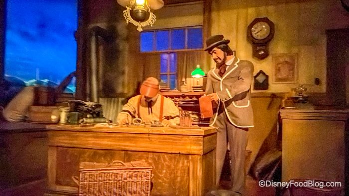 2022-wdw-epcot-spaceship-earth-ride-atmo