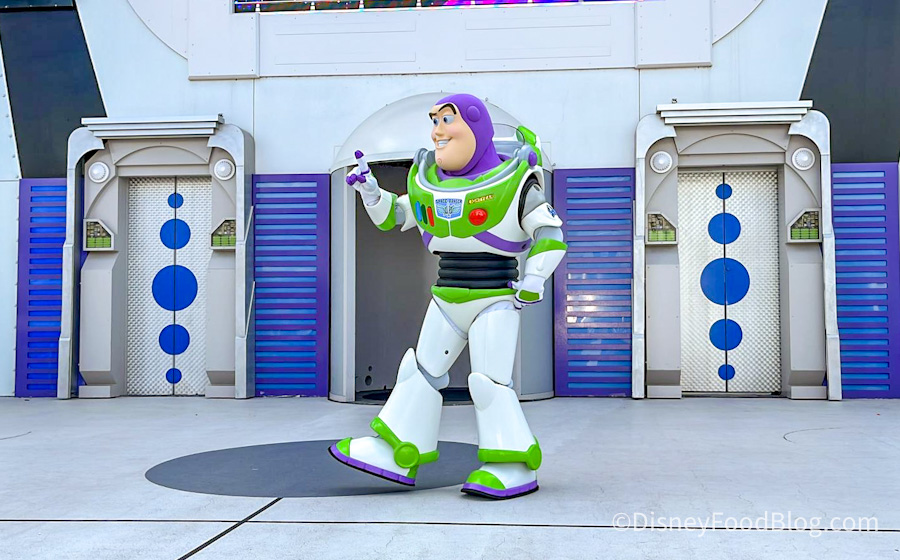 Buzz Lightyear Gets a New Look in Disneyland and We Have THOUGHTS | the  disney food blog