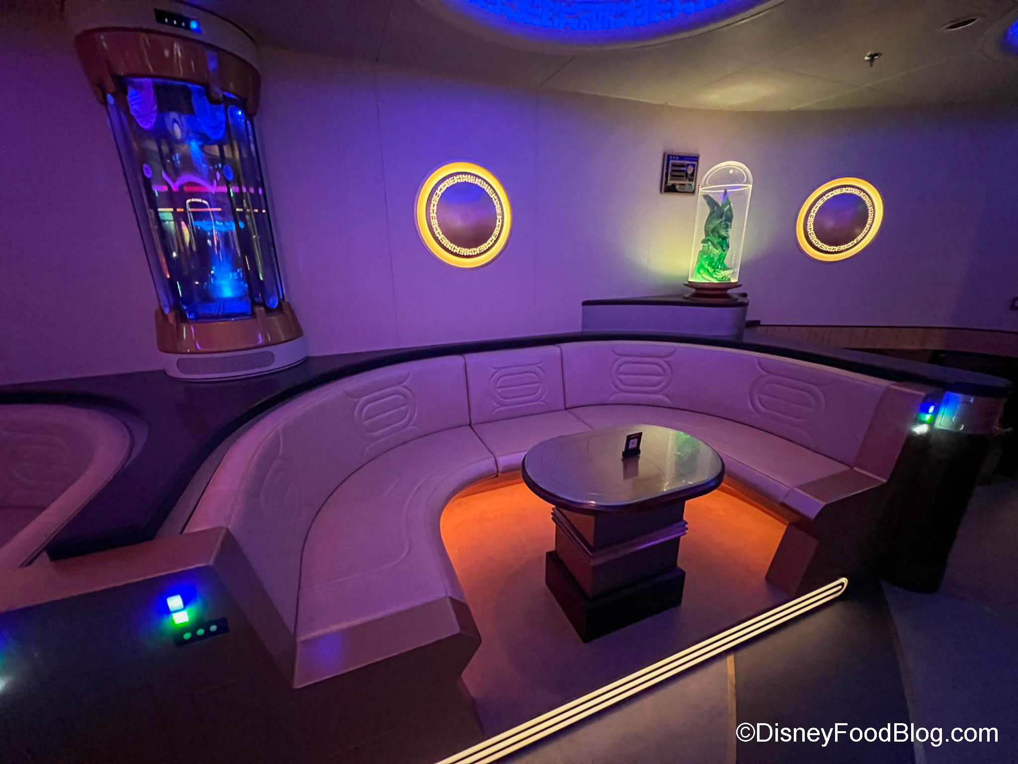 https://www.disneyfoodblog.com/wp-content/uploads/2022/06/2022-port-canaveral-disney-cruise-line-wish-ship-new-star-wars-hyperspace-lounge-atmo-6.jpg