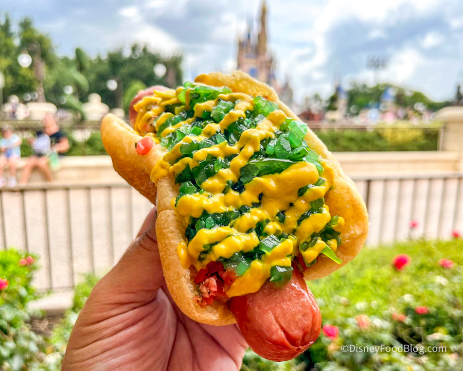 https://www.disneyfoodblog.com/wp-content/uploads/2022/06/2022-wdw-mk-caseys-corner-july-4th-chicago-style-all-beef-hot-dog-5.jpg