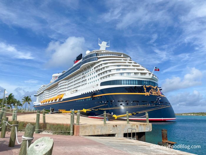 disney cruise dinner and show times