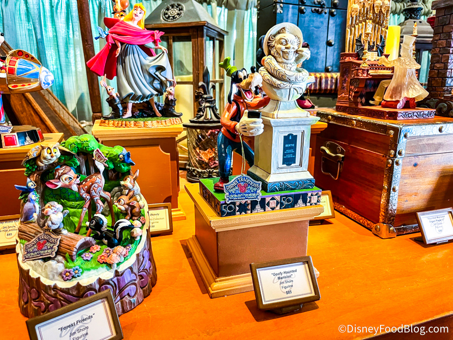 Disney Parks Jim Shore Haunted Mansion Hatbox Ghost Statue