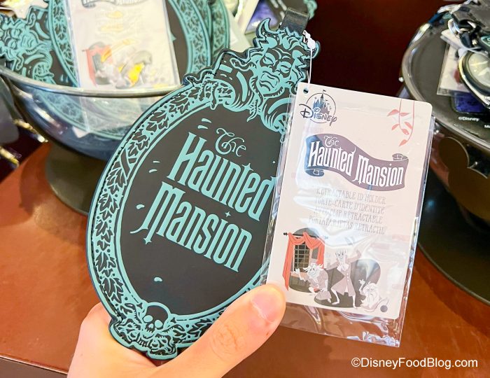 What's New in Disneyland Resort: Haunted Mansion CLOSED For Holiday Overlay
