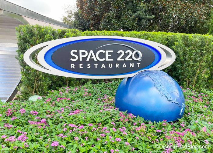 2022-wdw-epcot-restaurant-space-220-700x