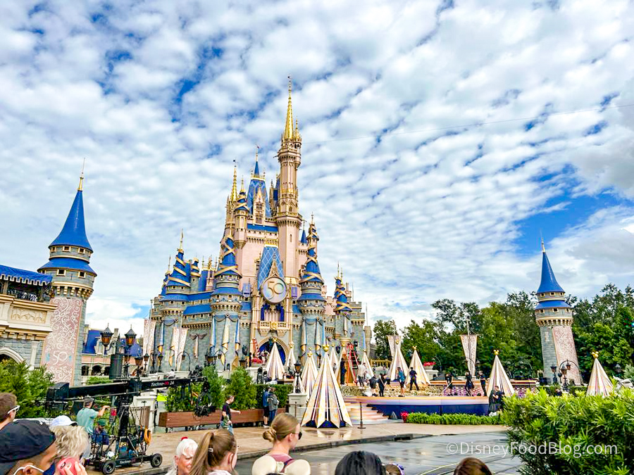 Pre-Order Tokyo Disney Resort 2023 Pair Key Chain Set Mickey