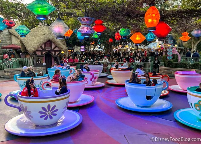 2022-dlr-disneyland-park-mad-tea-party-2