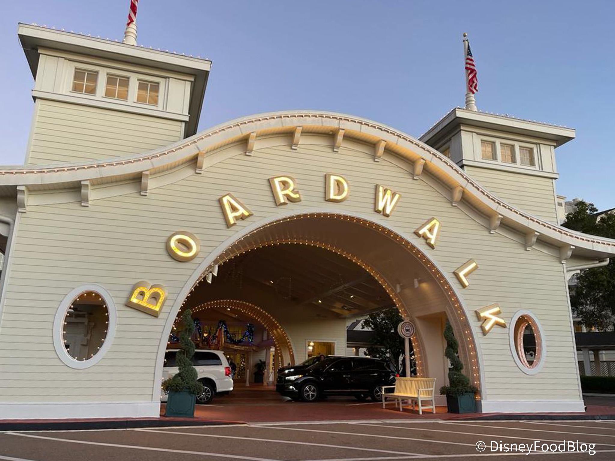 FIRST LOOK at the New Rooms Inside Disney’s BoardWalk Inn! Disney by Mark