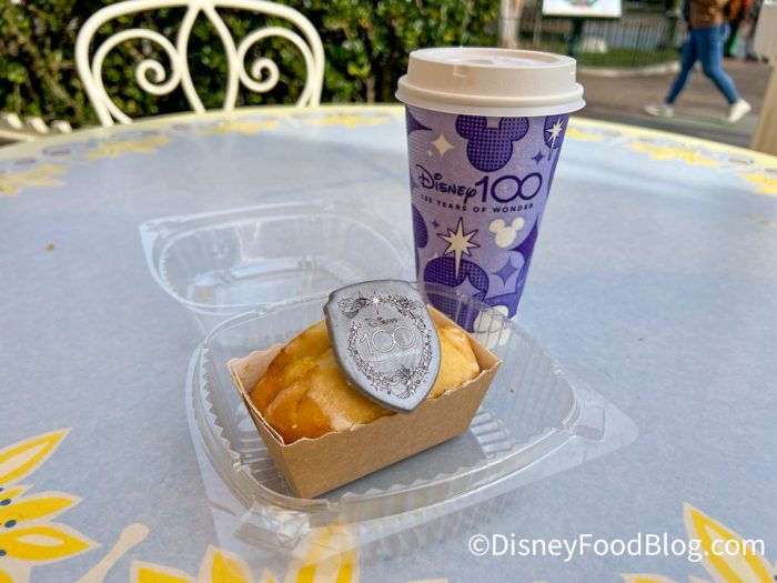 2023-Disneyland-100th-Anniversary-Cake-a