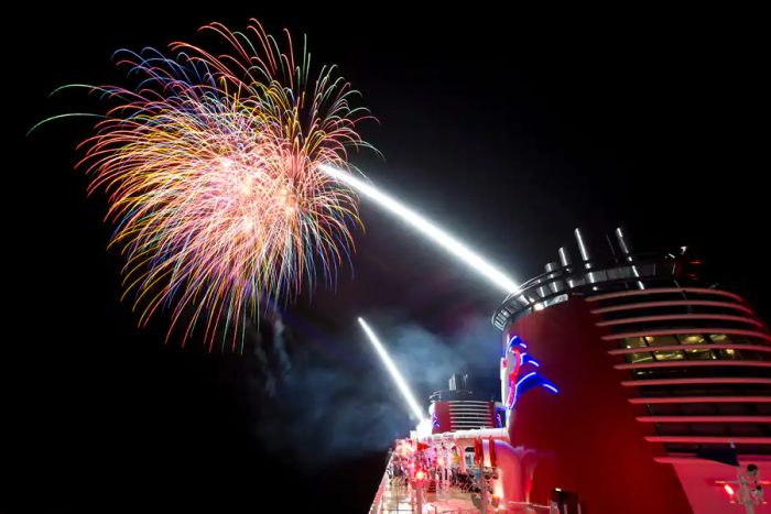 Disney-Cruise-Line-Silver-Anniversary-at