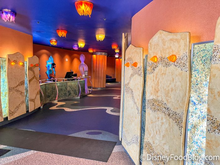 wdw-2022-epcot-coral-reef-restaurant-atm